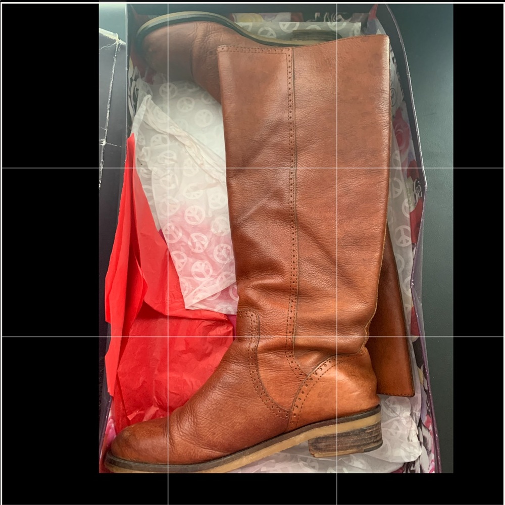 Riding boots. Honey in color. Good condition. 🍀 luck Brand. 2015
